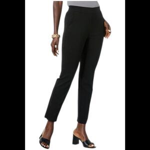 WynneLayers Women's FlatterFIT Tapered Ankle Pant Black - Regular